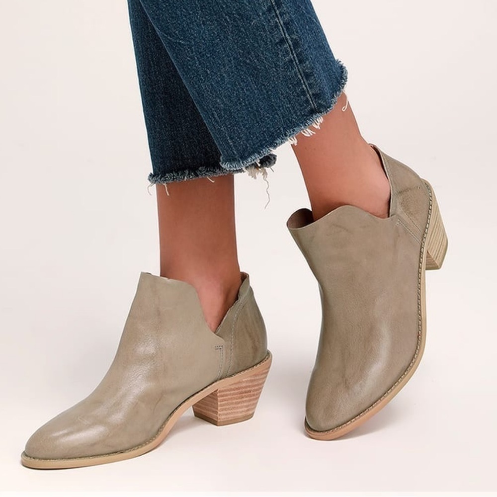 Kelsi Dagger Brooklyn Kenmare leather booties women’s 8.5 EUC tan